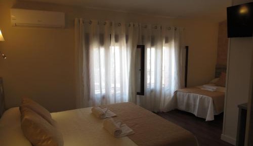Triple Room with Private Bathroom