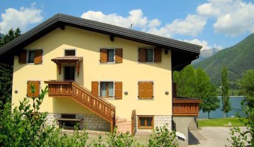One-Bedroom Holiday Home