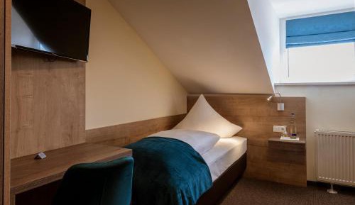 Twin Room with Private Bathroom