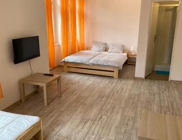 Economy Triple Room
