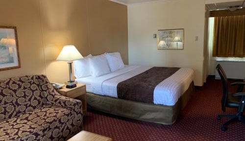 Standard King Room - Non-Smoking 