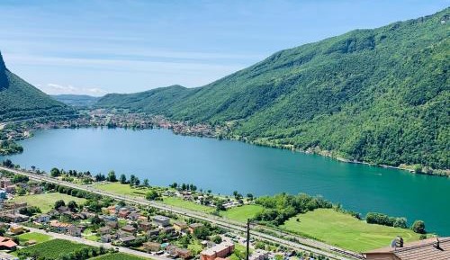 Two-Bedroom Apartment with Lake View