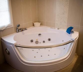 Holiday Home (8 Adults)