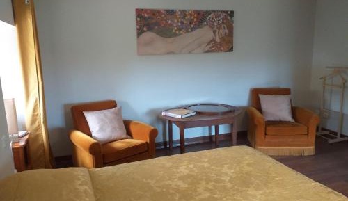 Holiday Home (14 Adults)