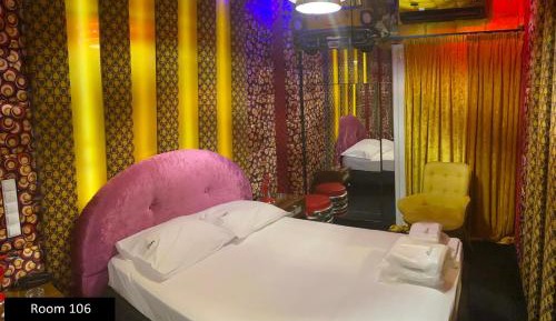 Deluxe Double Room with Shower
