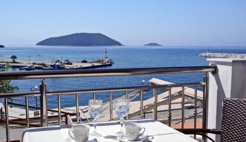 Studio with Sea View (2 Adults)