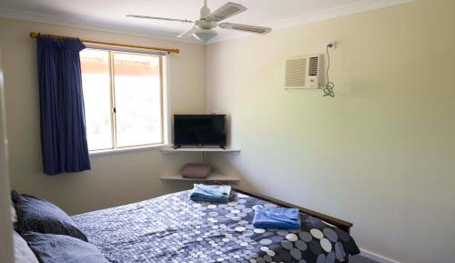 Queen Room with Shared Bathroom