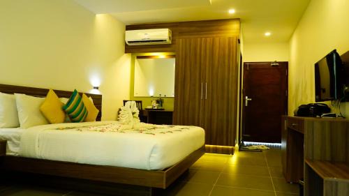 Deluxe Double Room (2 Adults + 1 Child)