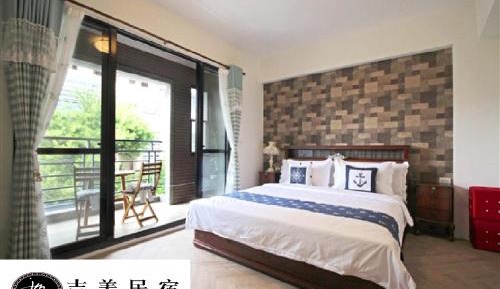 Three-Bedroom Townhouse