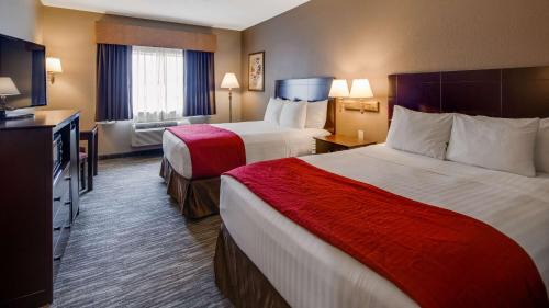 Queen Room with Two Queen Beds - Smoking