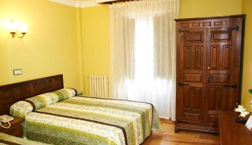 Triple Room (2 Adults + 1 Child)