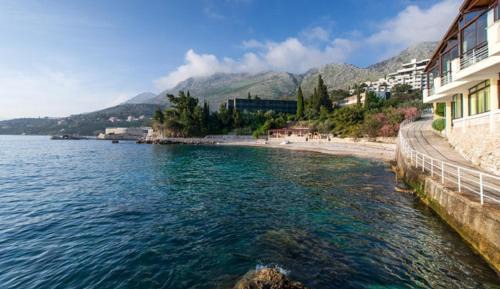 Two-Bedroom Apartment with Terrace and Sea View