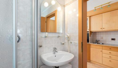 One-Bedroom Apartment with Balcony