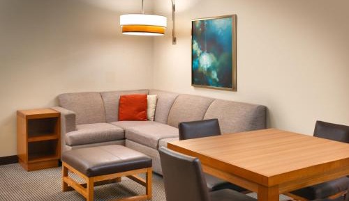 King Suite with Sofa Bed and Roll-In Shower - Disability Access