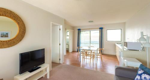 Superior One-Bedroom Apartment