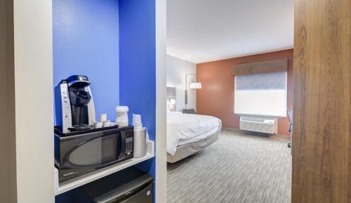 Standard King Room with Accessible Tub - Mobility Access
