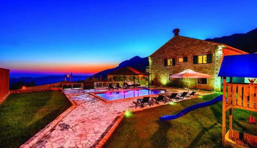 Six-Bedroom Villa with Terrace and Swimming Pool