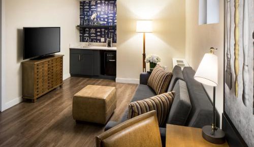 Queen Suite
