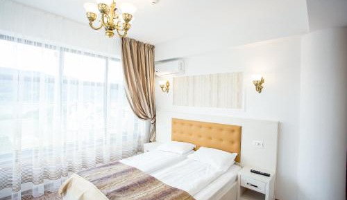 Triple Room with Lake View