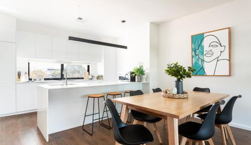 Three Bedroom Townhouse With Parking