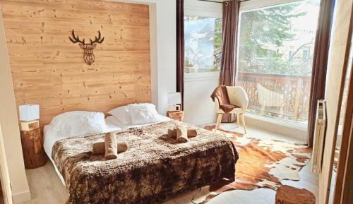 Apartment with Mountain View