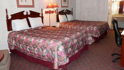 Queen Room with Two Queen Beds - Non-Smoking
