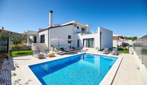 Four-Bedroom Holiday Home