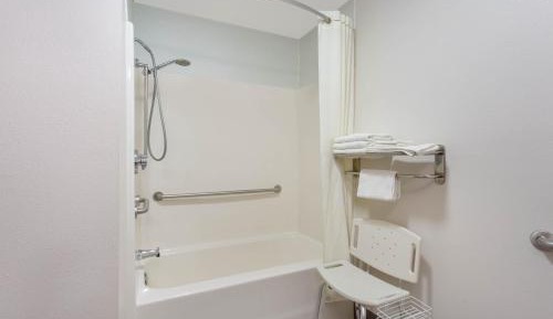 King Room - Disability Access - Non-Smoking