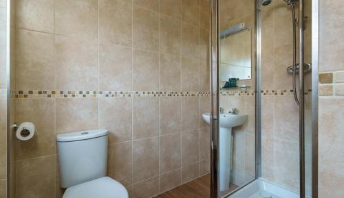 Quadruple Room with Private Bathroom