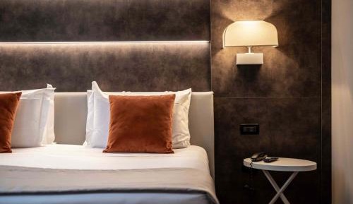 Deluxe Suite with Spa Bath