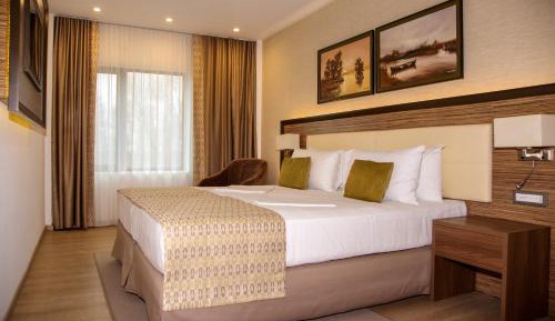 Large Double Room