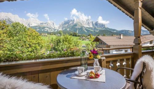 Deluxe Two-Bedroom Apartment