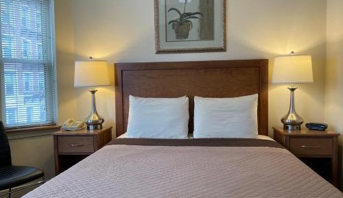 Economy Queen Room, Private Bathroom