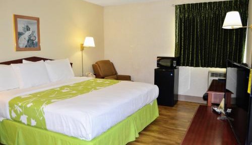 Deluxe King Room