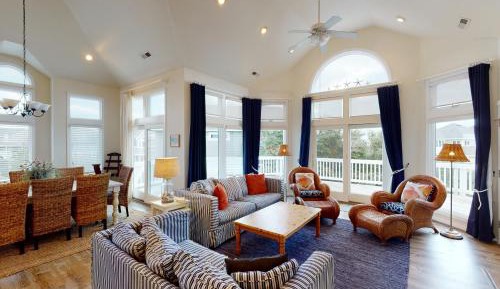 Five Bedroom Holiday Home