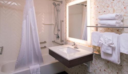One-Bedroom King Suite