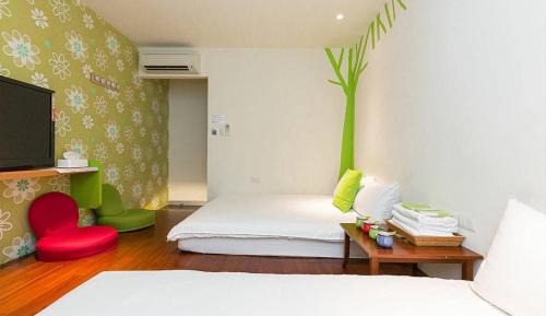 Economy Quadruple Room with Shared Bathroom