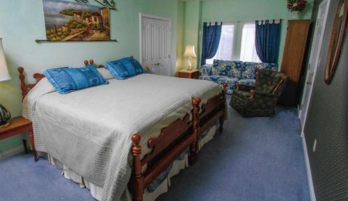 Deluxe King Suite