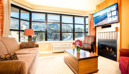 Two-Bedroom Premium Suite with Mountain View