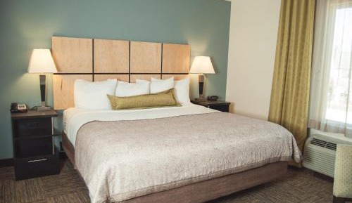 King Room with Roll-In Shower - Disability Access