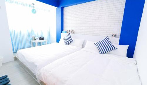 Quadruple Room with Private Bathroom