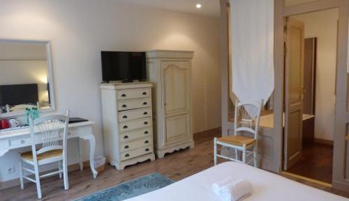 Deluxe Double Room with Bath