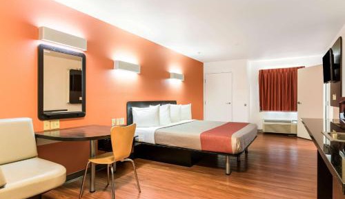 King Room - Disability Access - Non-Smoking