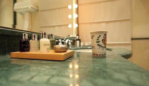 One-Bedroom Royal Suite