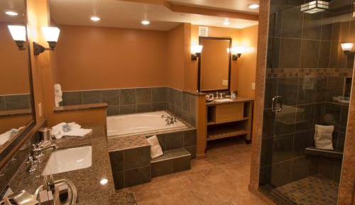 Two Queen Village View with Spa Bath