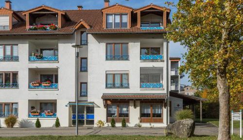 Superior One-Bedroom Apartment with Balcony