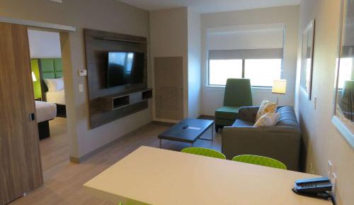One-Bedroom Suite with Two Queen Beds - Non-Smoking