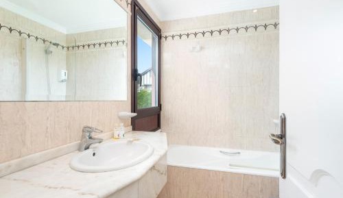Double or Twin Room with Extra Bed