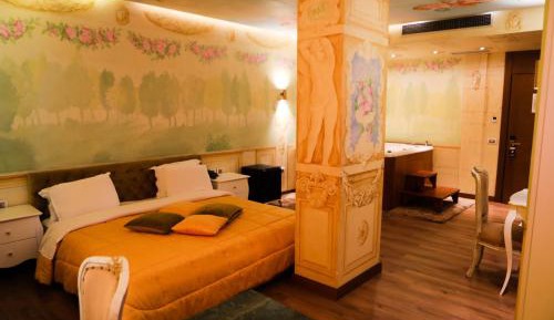 Deluxe King Suite