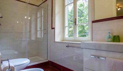 Twin Room with Private Bathroom